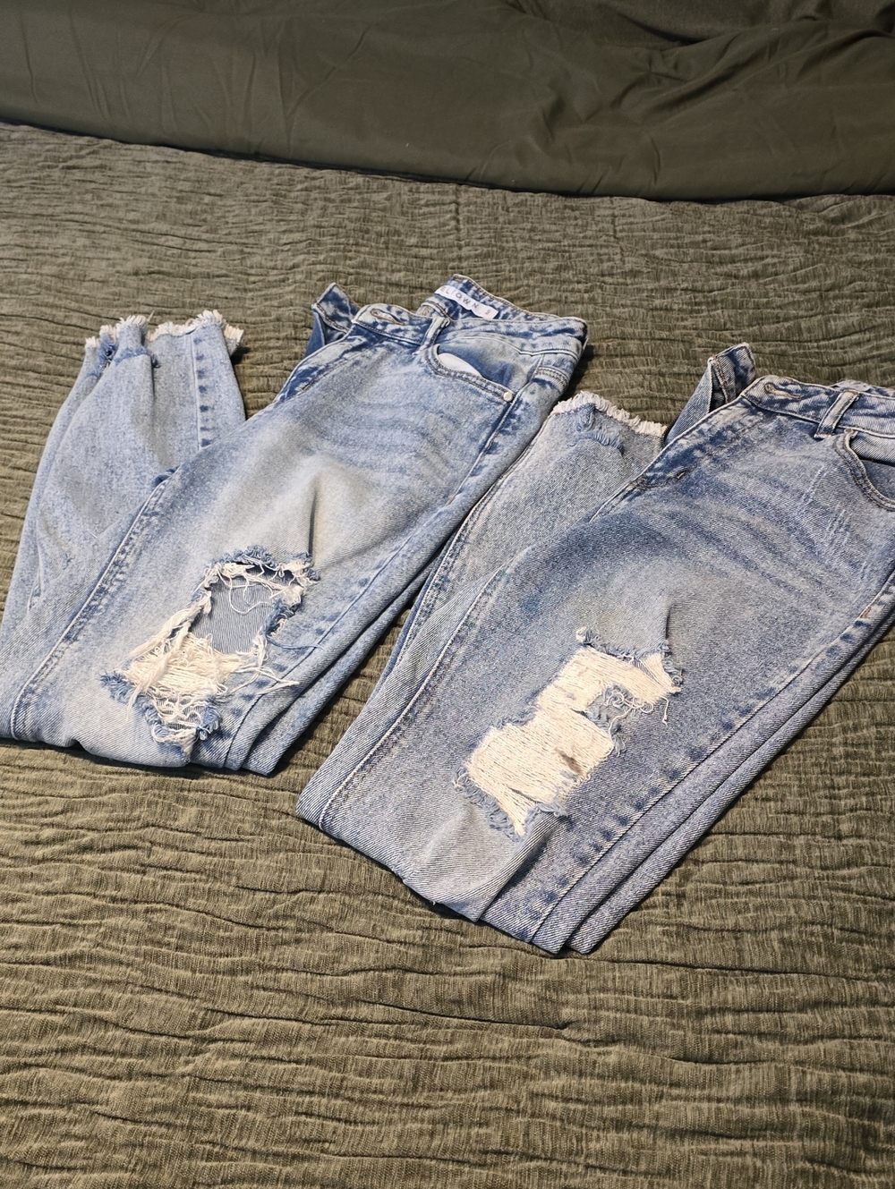 Light Wash Distressed Women’s Jeans Set Of 2 Size 3